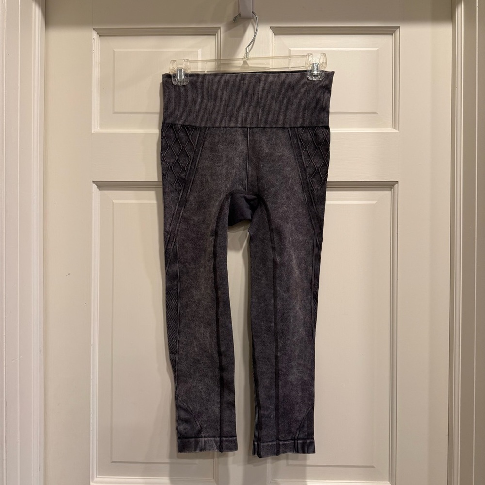 Athleta Cropped Gray Leggings